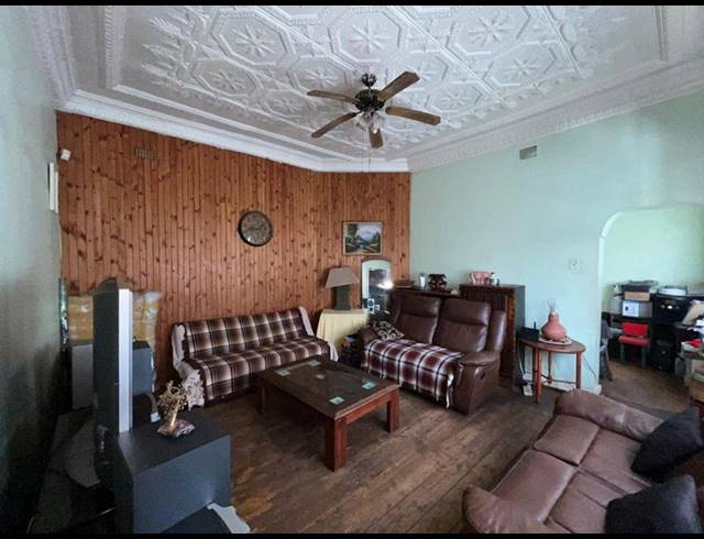 4 BEDROOM HOUSE FOR SALE IN BEZUIDENHOUT VALLEY